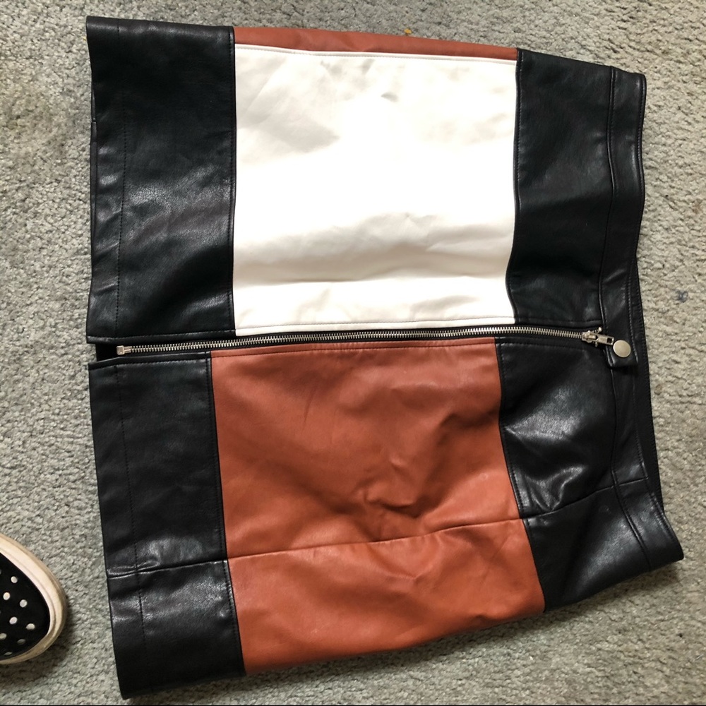 Leather mini - Picture 2 of 2